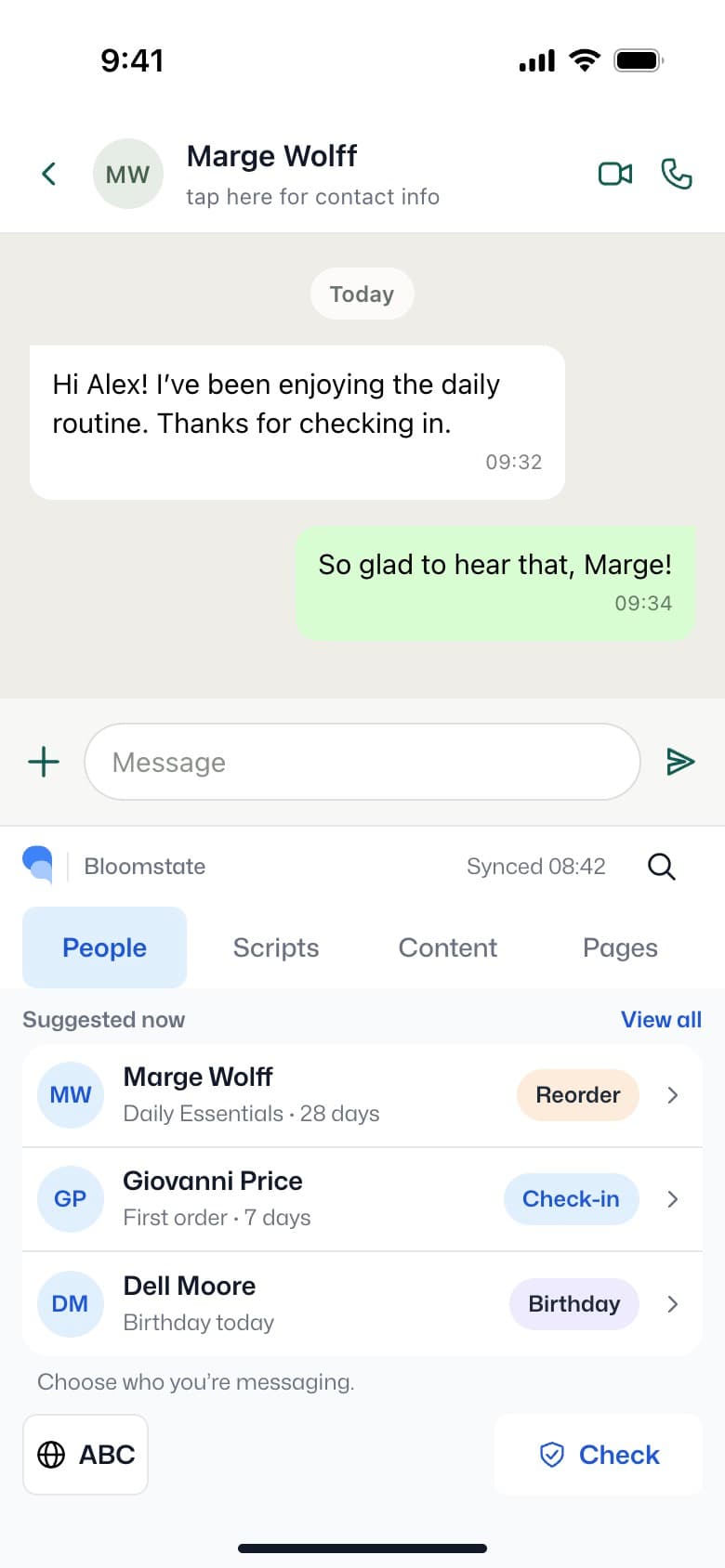 Emma Keyboard showing suggested people to message